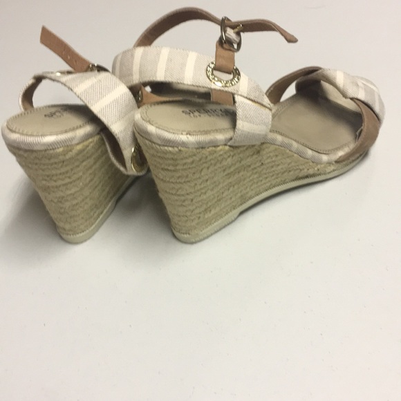 Wedge shoes - Picture 3 of 3